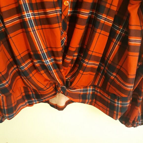 Absolutely Famous Top Women 2X Red Black Buffalo Plaid Front Knot Tie Button Up - Picture 5 of 13
